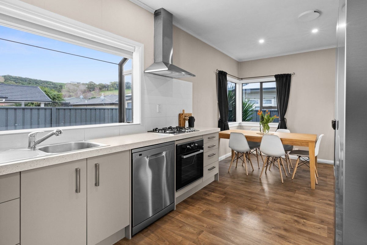 5A Waterhouse Street, Taradale, Napier - Carousel 2