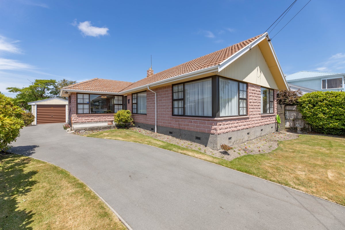 4 Fenhall Street, Russley, Christchurch - Carousel 1