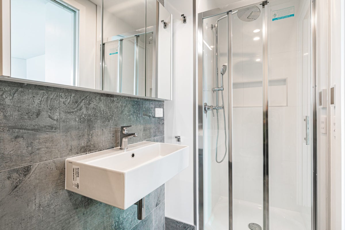 407/64 Great South Road, Remuera, Auckland - Carousel 22