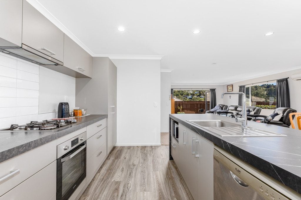 19 Speldhurst Grove, Stokes Valley, Lower Hutt - Carousel 2
