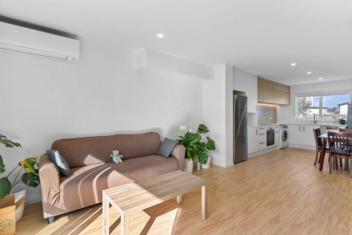 3/4 Gilberthorpes Road, Islington, Christchurch - Carousel 2