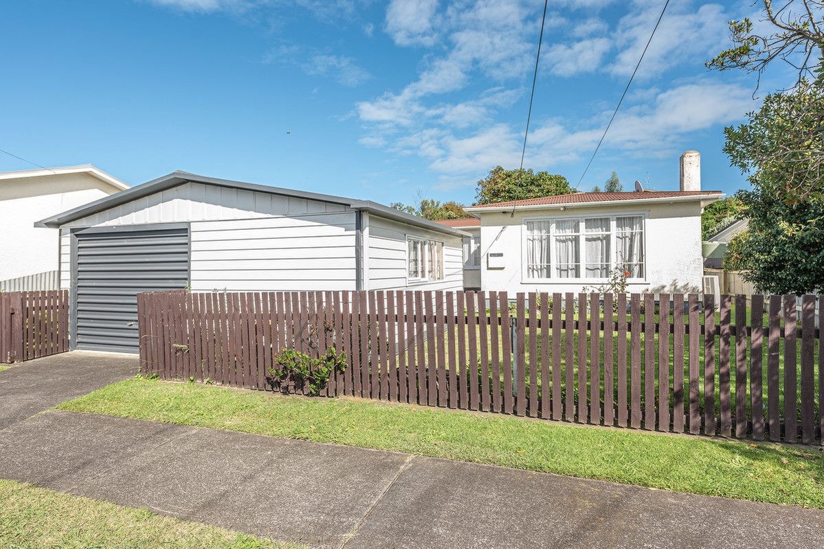 3 Harris Place, Gonville, Whanganui - Carousel 1