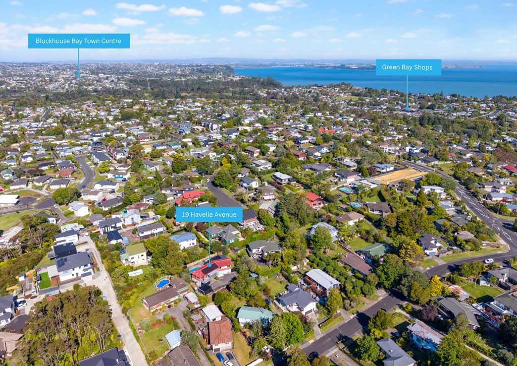 19 Havelle Avenue, Titirangi, Auckland - Carousel 2