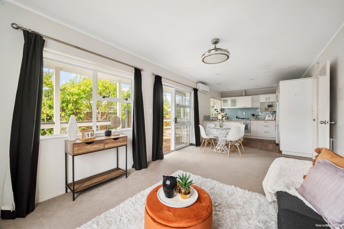 12A Matipo Road, Te Atatu Peninsula, Auckland - Carousel 2