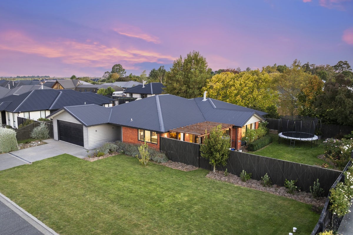 8 Walter Place, Kirwee - Carousel 1