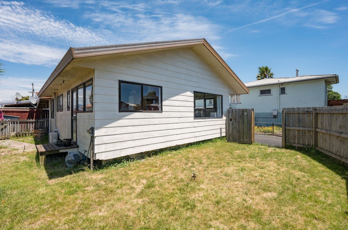 2/116 Parkers Road, Tahunanui, Nelson - Carousel 15