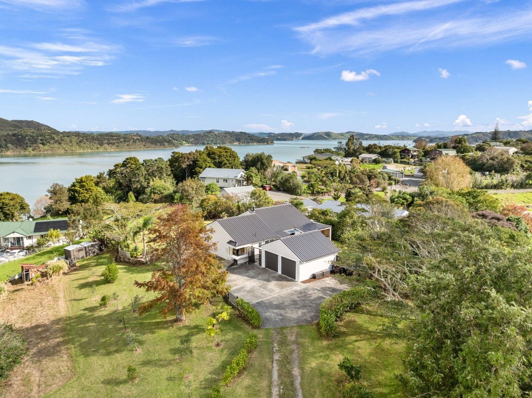 1384 Whangarei Heads Road, Whangarei - Carousel 1