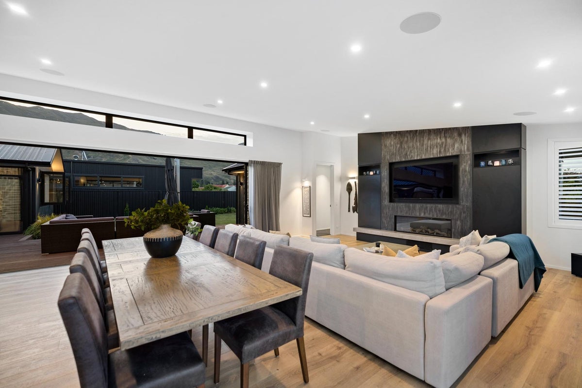 13 Sapphire Spring Rise, Wanaka - Carousel 2