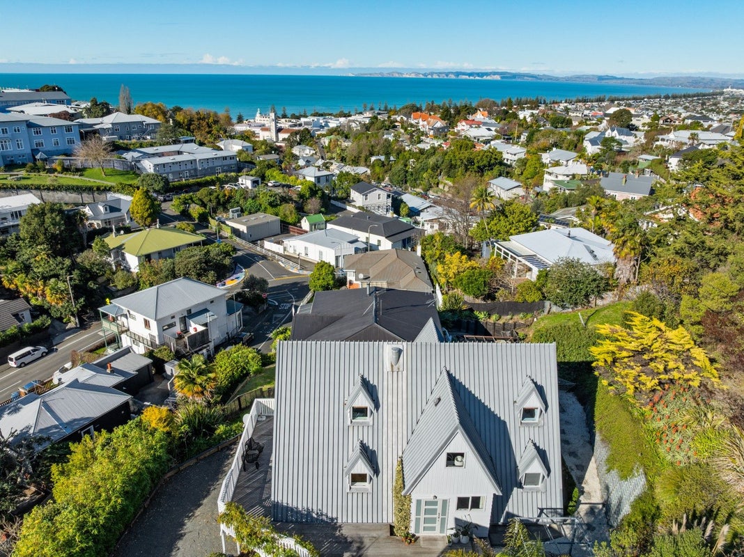 6 Fitzroy Road, Bluff Hill, Napier - Carousel 24