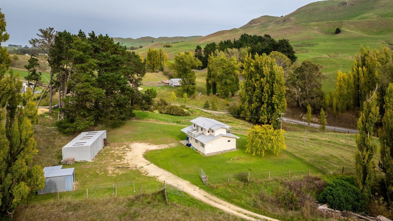 1199 Middle Road, Poukawa, Hastings - Carousel 1