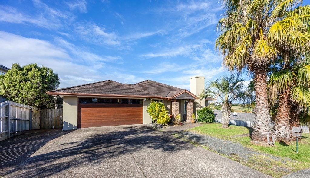 12 Commodore Court, Gulf Harbour, Whangaparaoa - Carousel 1