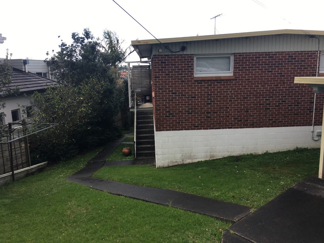 2/17 Scarboro Terrace, Murrays Bay, Auckland - Carousel 13