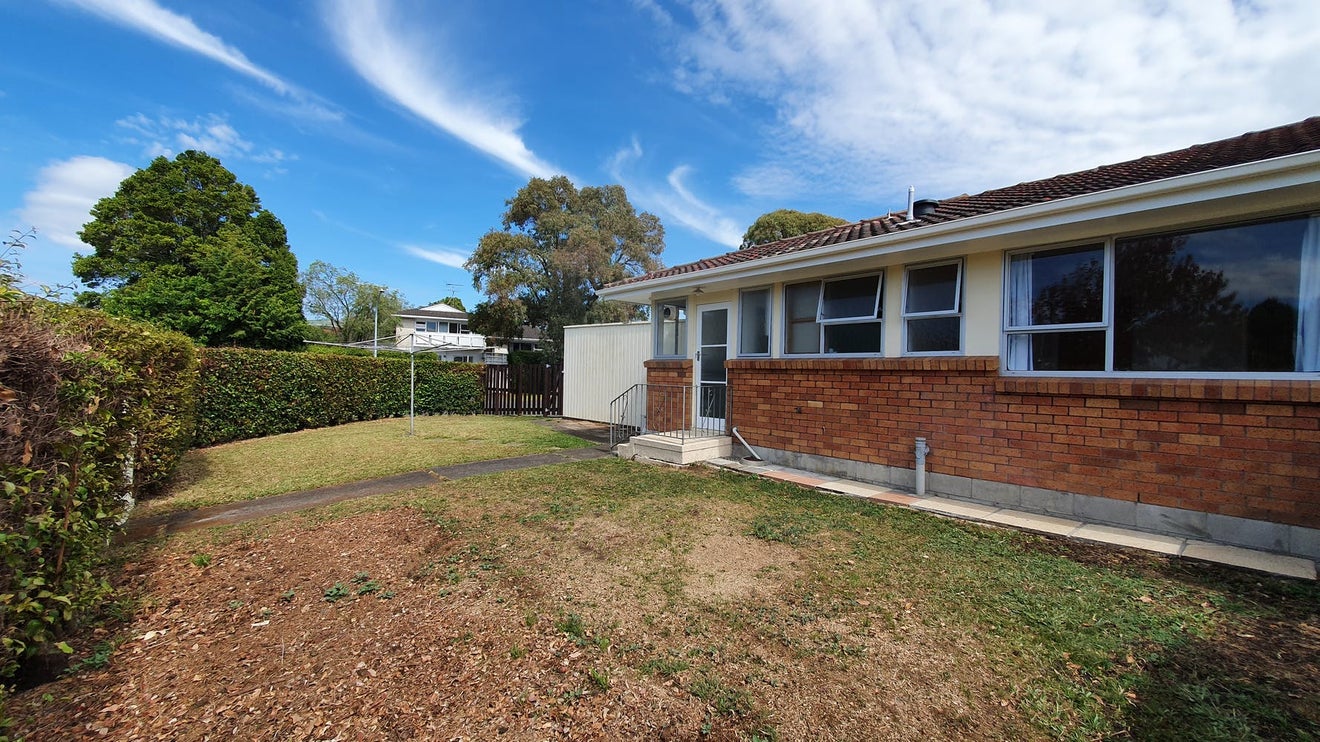 1/22 La Perouse Street, Botany Downs, Auckland - Carousel 15