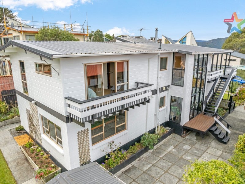 17 Chestnut Grove, Maungaraki, Lower Hutt - Carousel 2