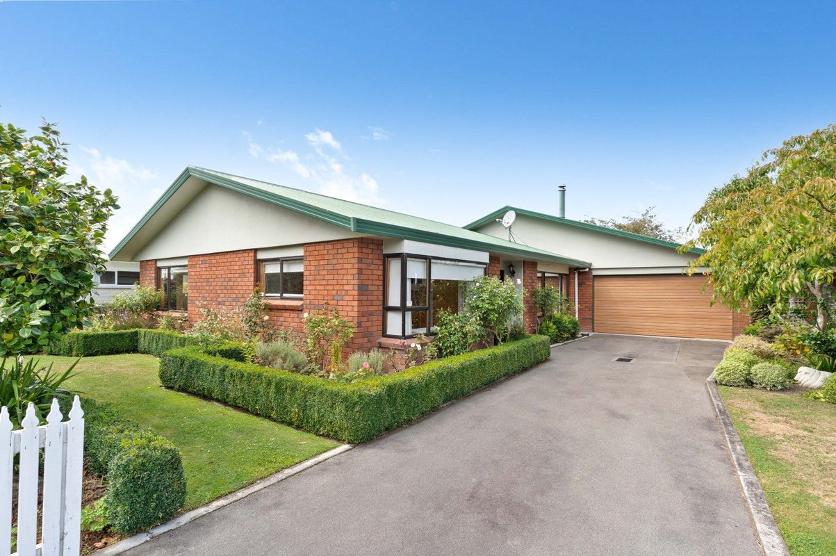 35 Reading Street, Greytown - Carousel 1