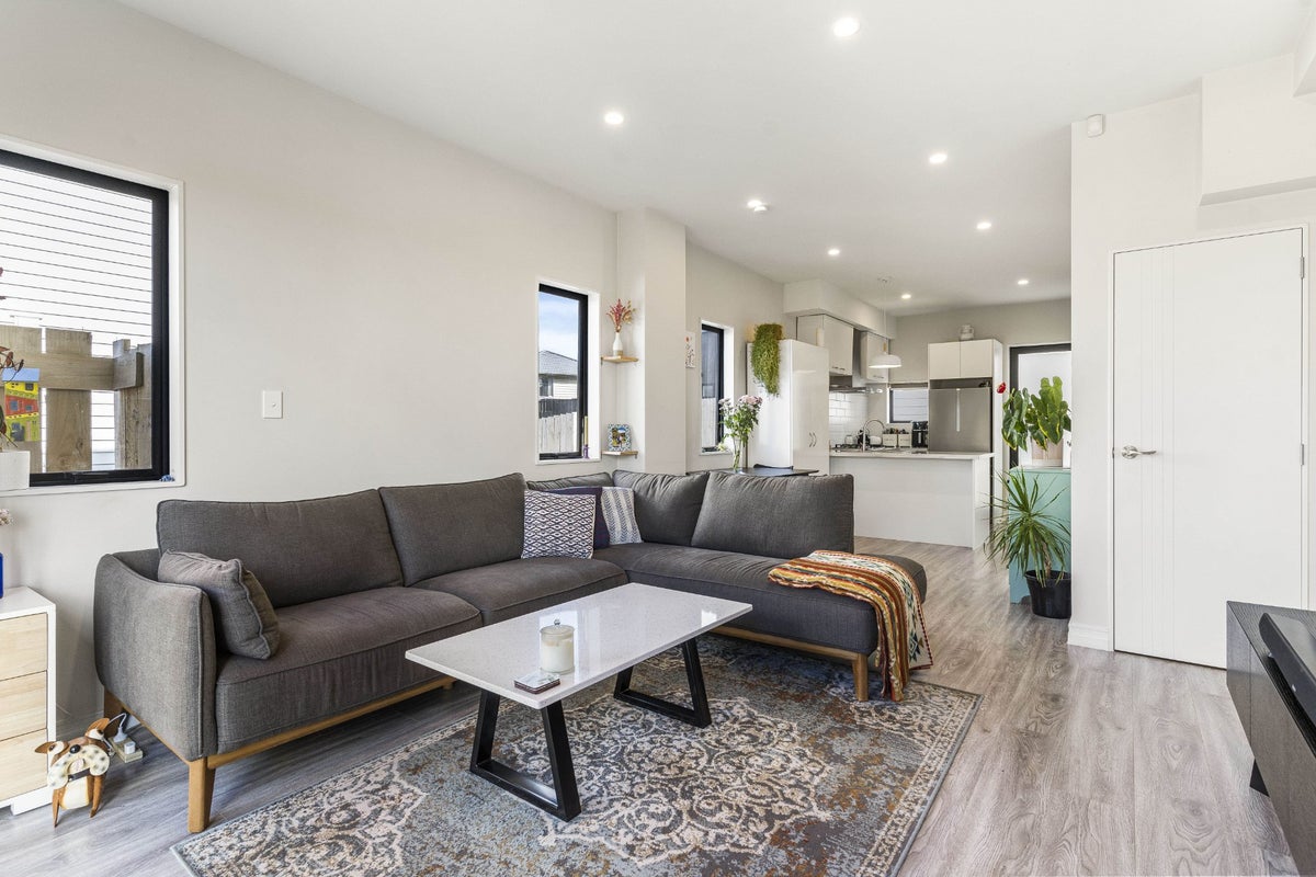 3/6 Hepburn Road, Glendene, Auckland - Carousel 1