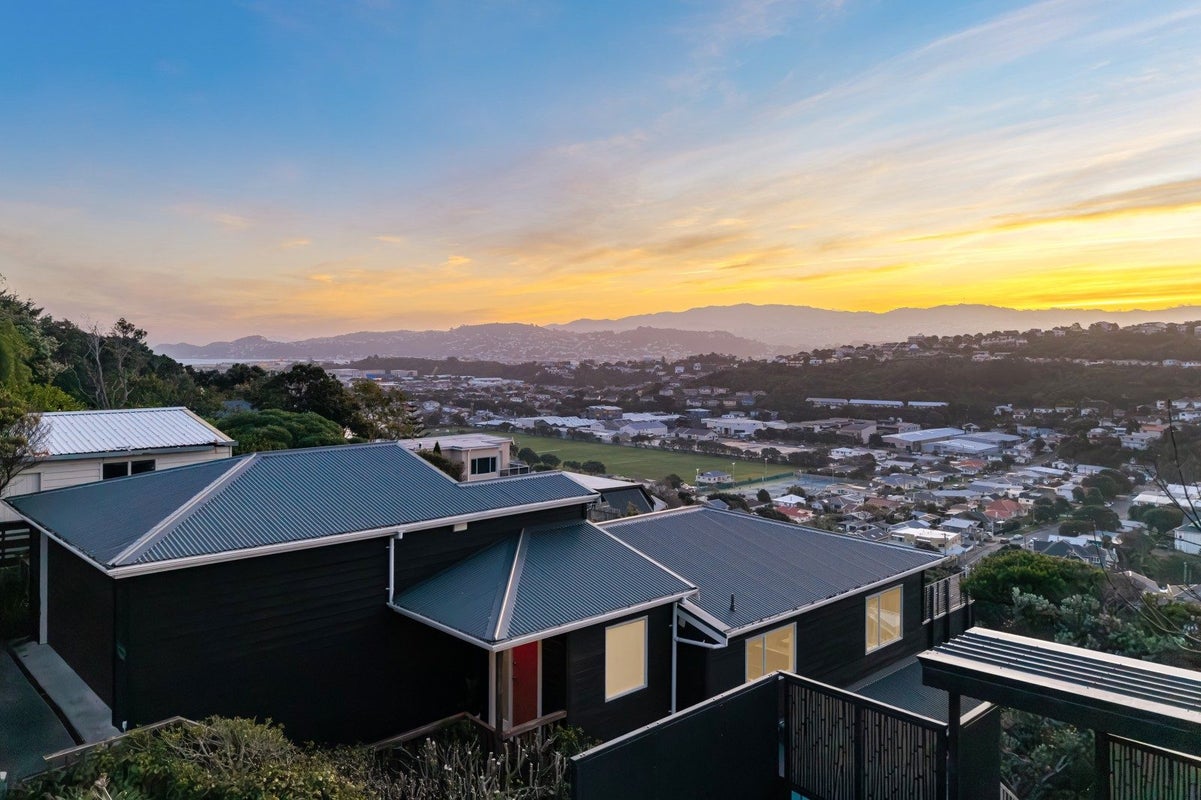 81 Nevay Road, Miramar, Wellington - Carousel 1