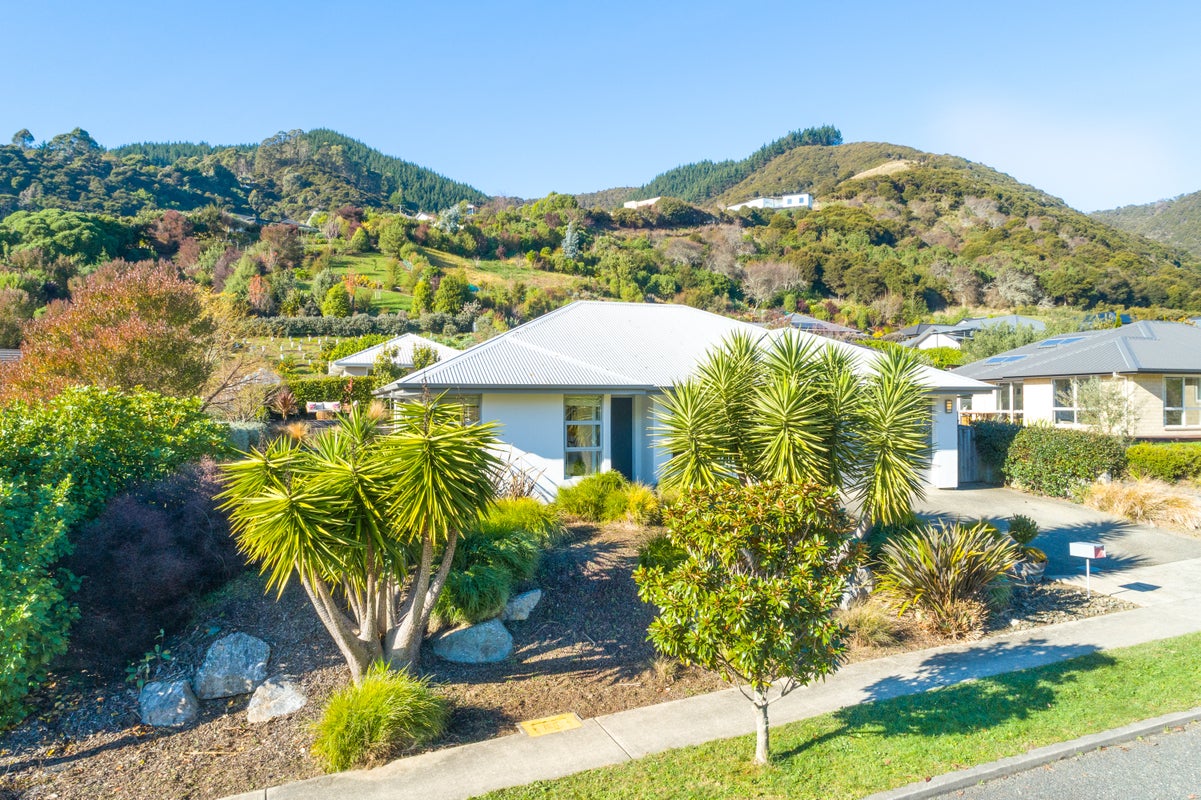 32 Frenchay Drive, Atawhai, Nelson - Carousel 1