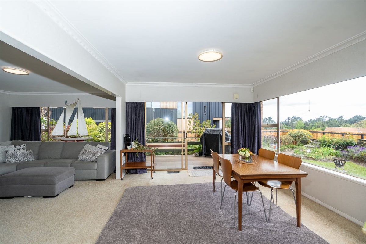36 Duncan Road, St Andrews, Hamilton - Carousel 1