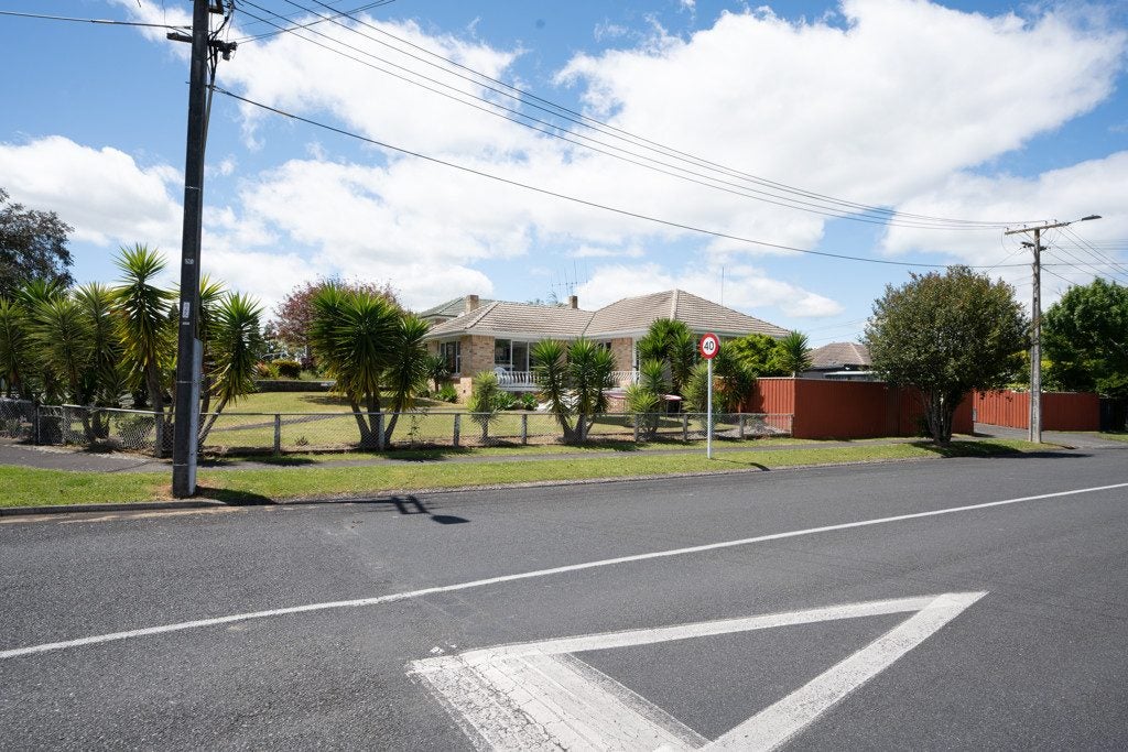 94 Fox Street, Hamilton East, Hamilton - Carousel 15