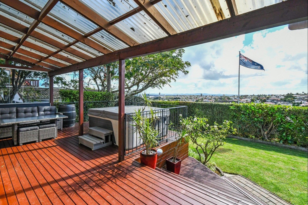 12 Ilex Place, Totara Heights, Auckland - Carousel 2