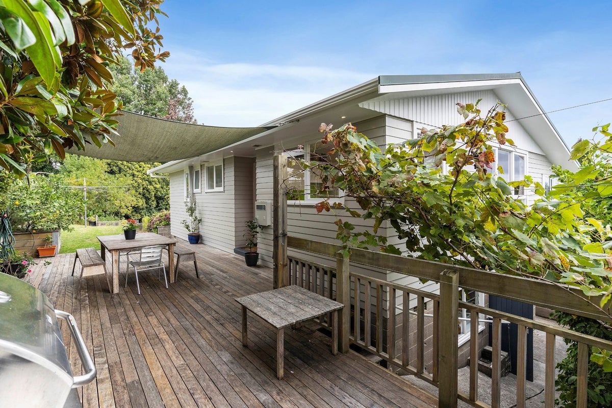 32 Beswick Place, Birkdale, Auckland - Carousel 1