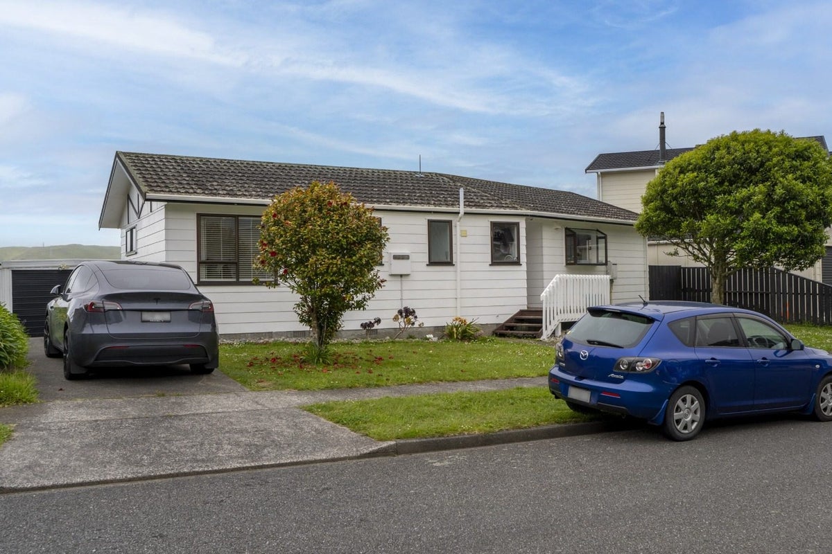 17 Trinidad Crescent, Grenada Village, Wellington - Carousel 2