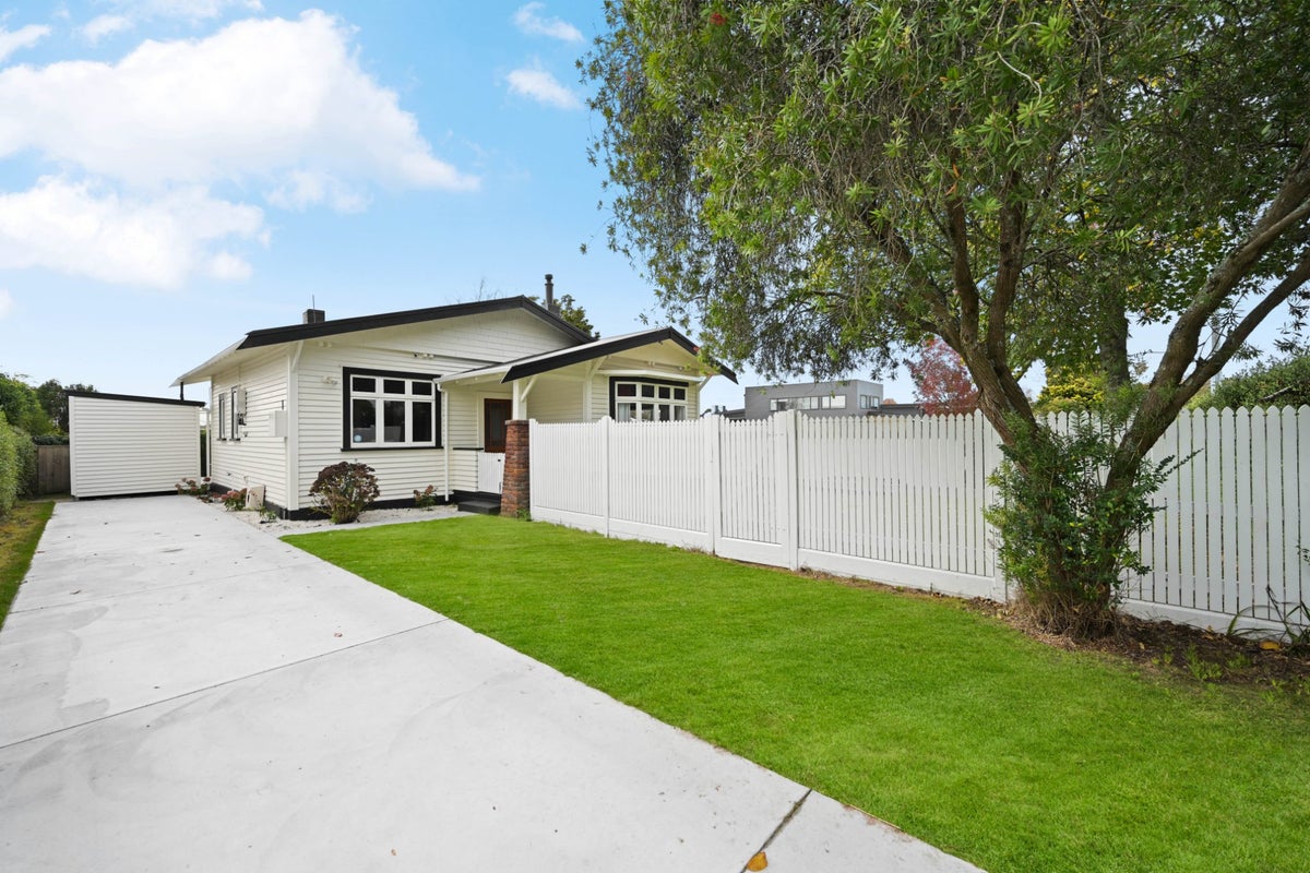 275 Clarkin Road, Fairfield, Hamilton - Carousel 21