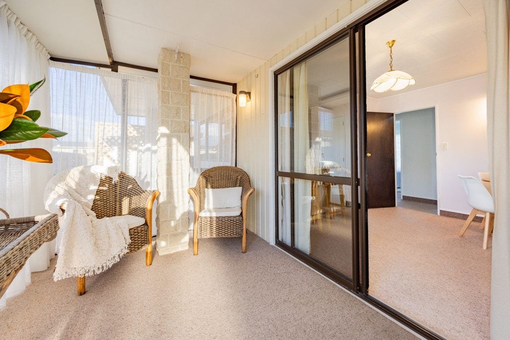 2/6 King Street, Taradale, Napier, Hawke's Bay - Carousel 2