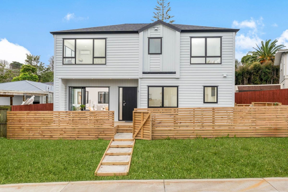 76A Bond Crescent, Forrest Hill, Auckland - Carousel 1