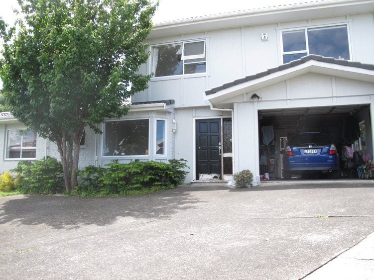 1/565 Beach RD, Murrays Bay, Auckland - Carousel 1