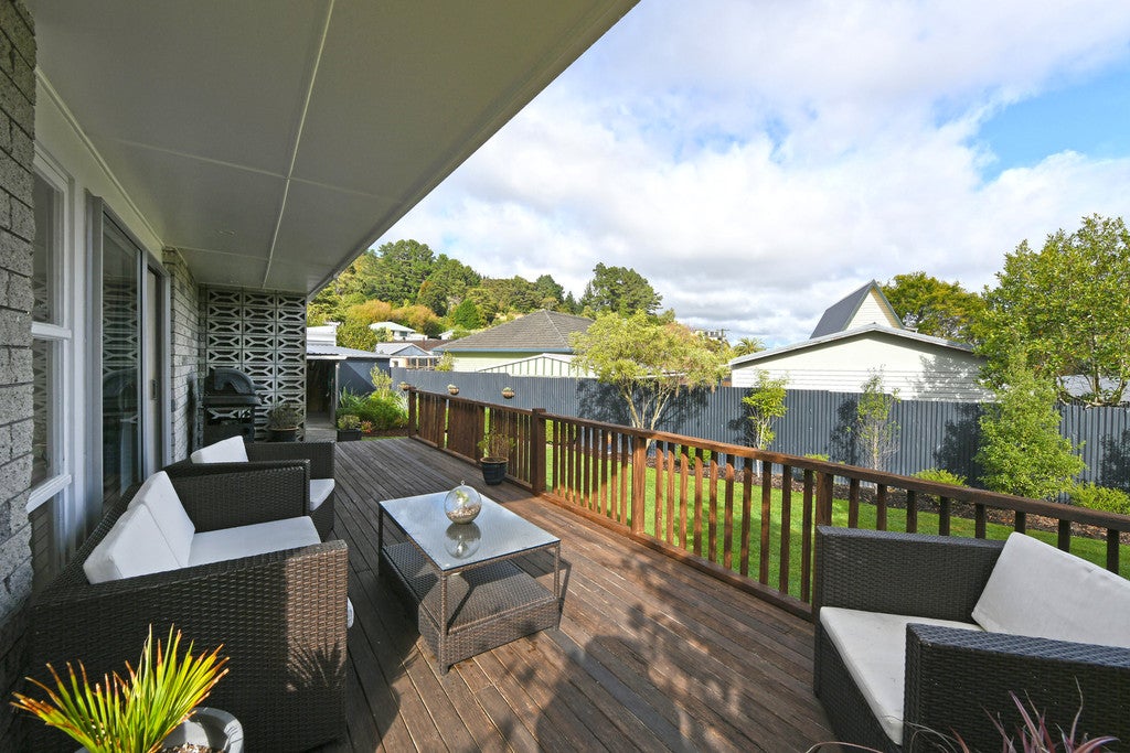 13 Hillside Drive, Maoribank, Upper Hutt - Carousel 2