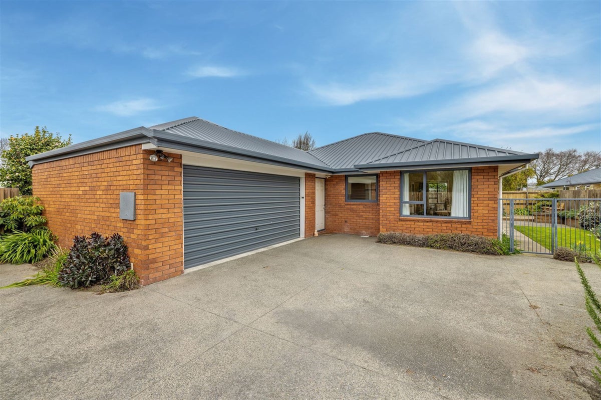 8A Cardigan Bay Place, Addington, Christchurch - Carousel 1