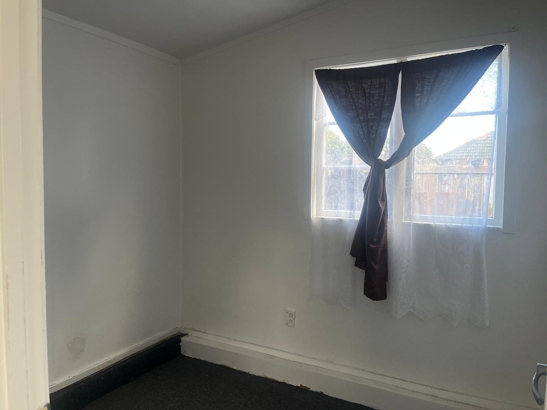 2 Stewart Place, Otara, Auckland - Carousel 2