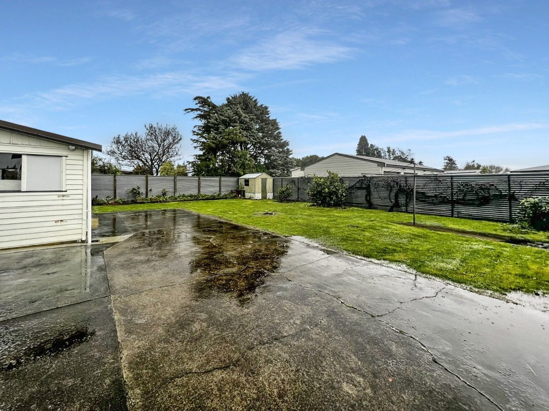86 Benmore Avenue, Cloverlea, Palmerston North - Carousel 2