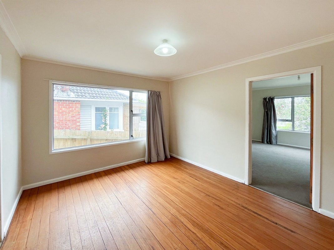 136 Hillsborough Road, Hillsborough, Auckland - Carousel 2