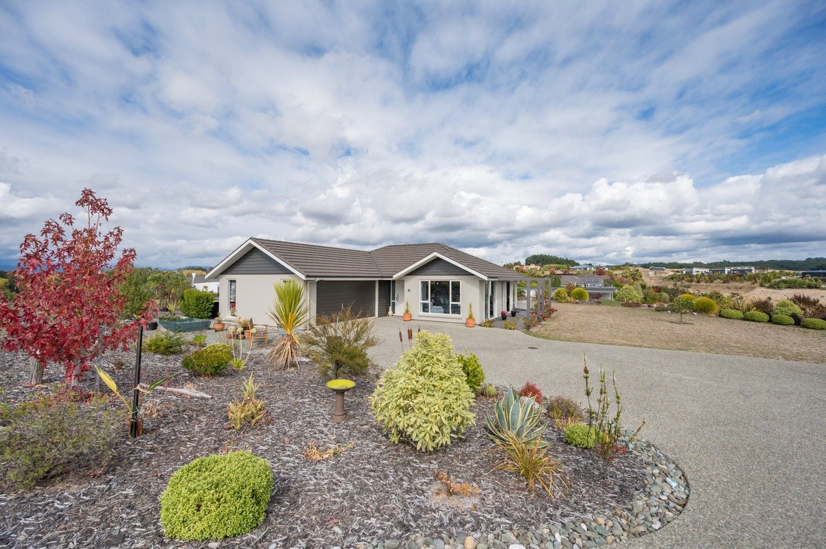 51 Galeo Road, Redwood Valley - Carousel 2