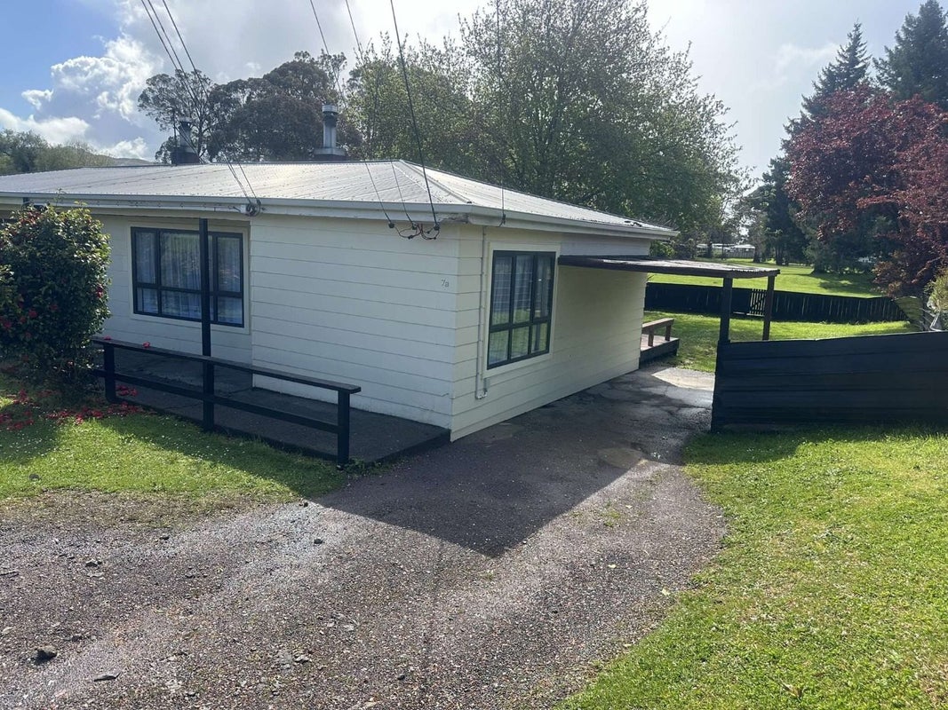 7A Bellvue Road, Kawaha Point, Rotorua - Carousel 1