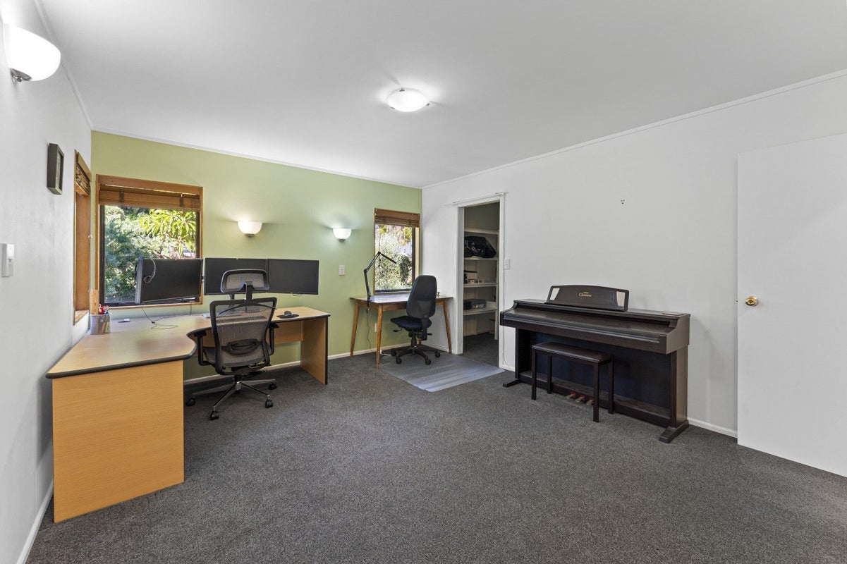 66 Holborn Drive, Stokes Valley, Lower Hutt - Carousel 47