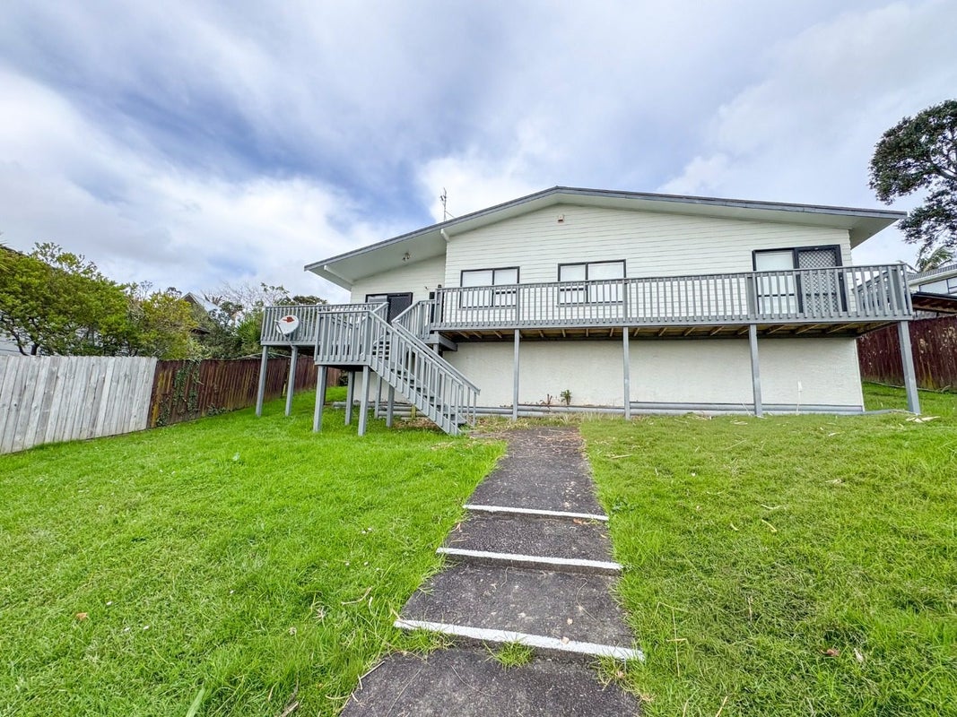 12 Clearview Heights, Ranui, Auckland - Carousel 1