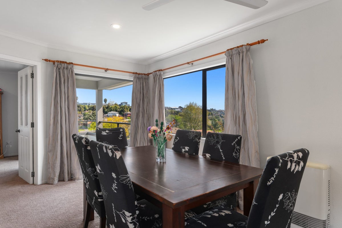 10 Barnsley Close, Bethlehem, Tauranga - Carousel 2
