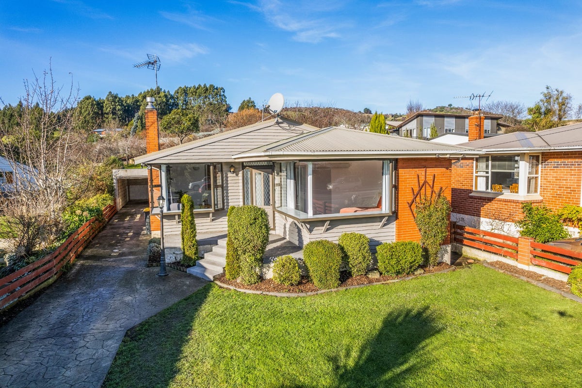 24B Brighton Road, Green Island, Dunedin - Carousel 1