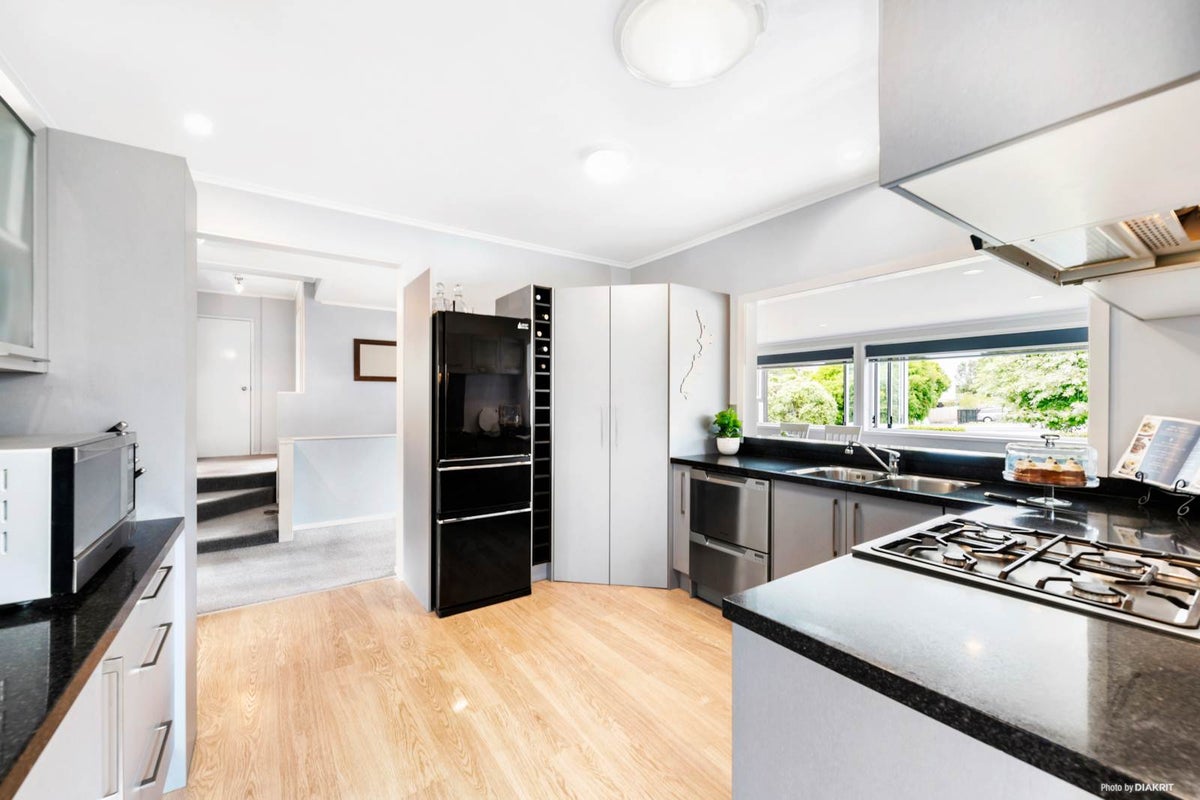 26 Shelly Bay Road, Beachlands, Auckland - Carousel 2