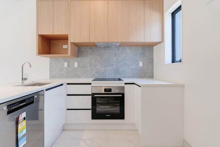 7 Tokarewa Close, Mount Wellington, Auckland - Carousel 2