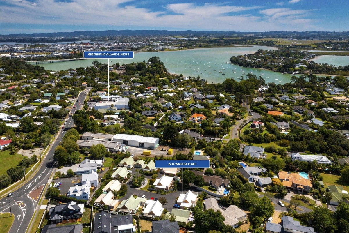2/34 Waipuia Place, Greenhithe, Auckland - Carousel 2