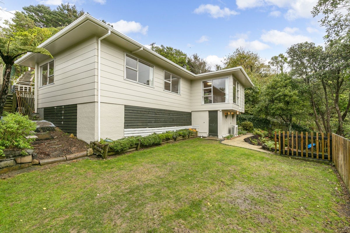 85 Ruskin Road, Newlands, Wellington - Carousel 1