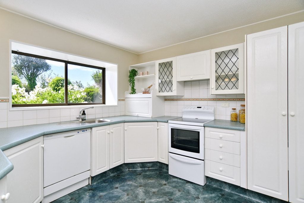 10 Goya Place, Bishopdale, Christchurch - Carousel 2