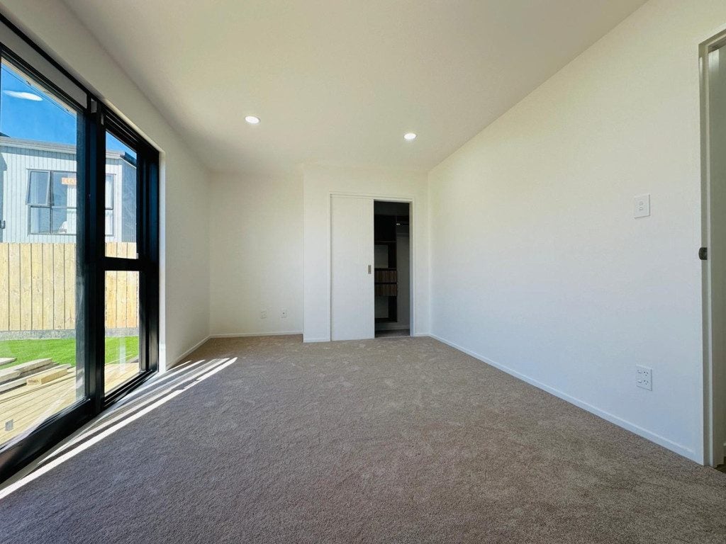 1C Edwards Avenue, Henderson, Auckland - Carousel 2