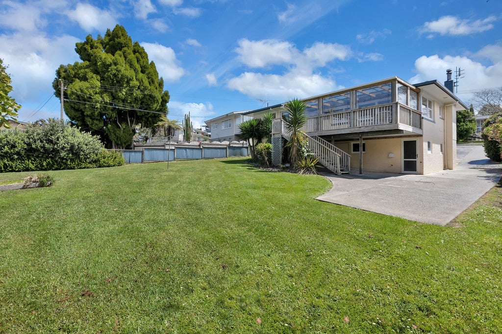 24 Hoey Street, Kamo, Whangarei - Carousel 1
