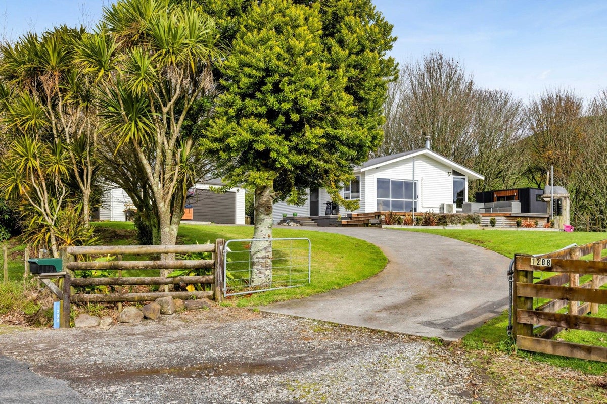 1288 Richmond Road, Everett Park, Inglewood - Carousel 1